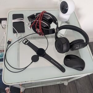 iPod+ Beats By Dre Headphones + JBL Headphones + Smartwatch Set